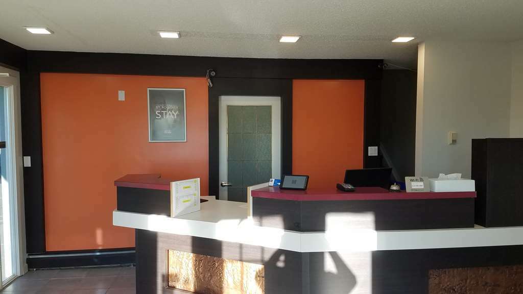 Motel Bo-Camrose, Ab Interior photo