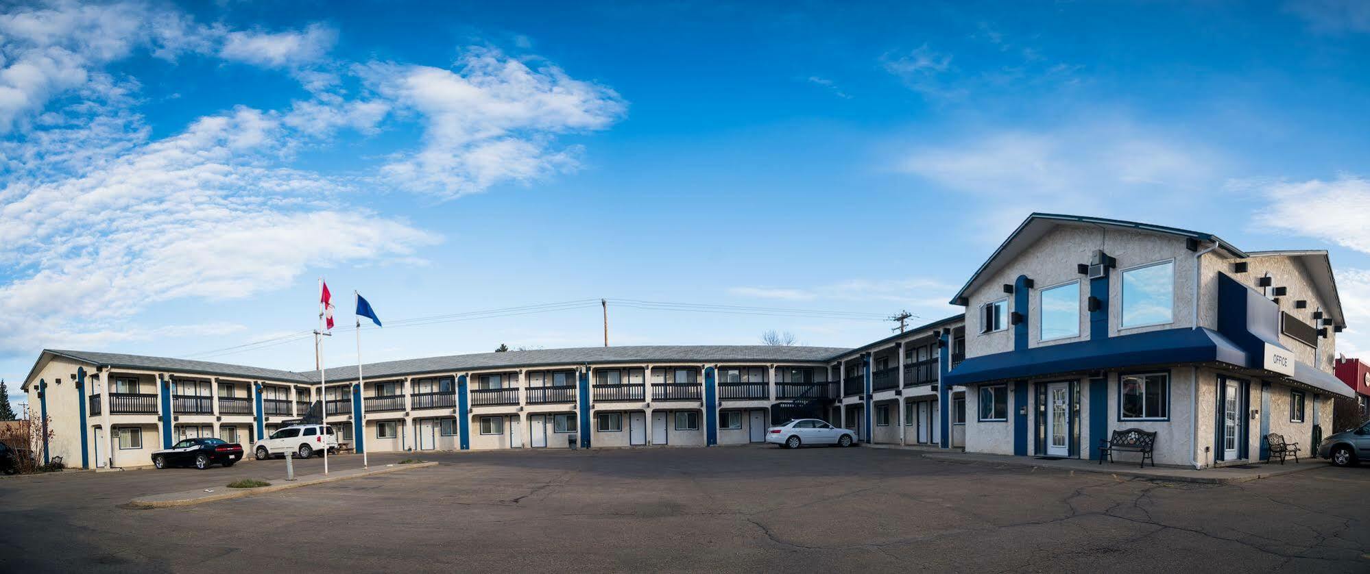 Motel Bo-Camrose, Ab Exterior photo